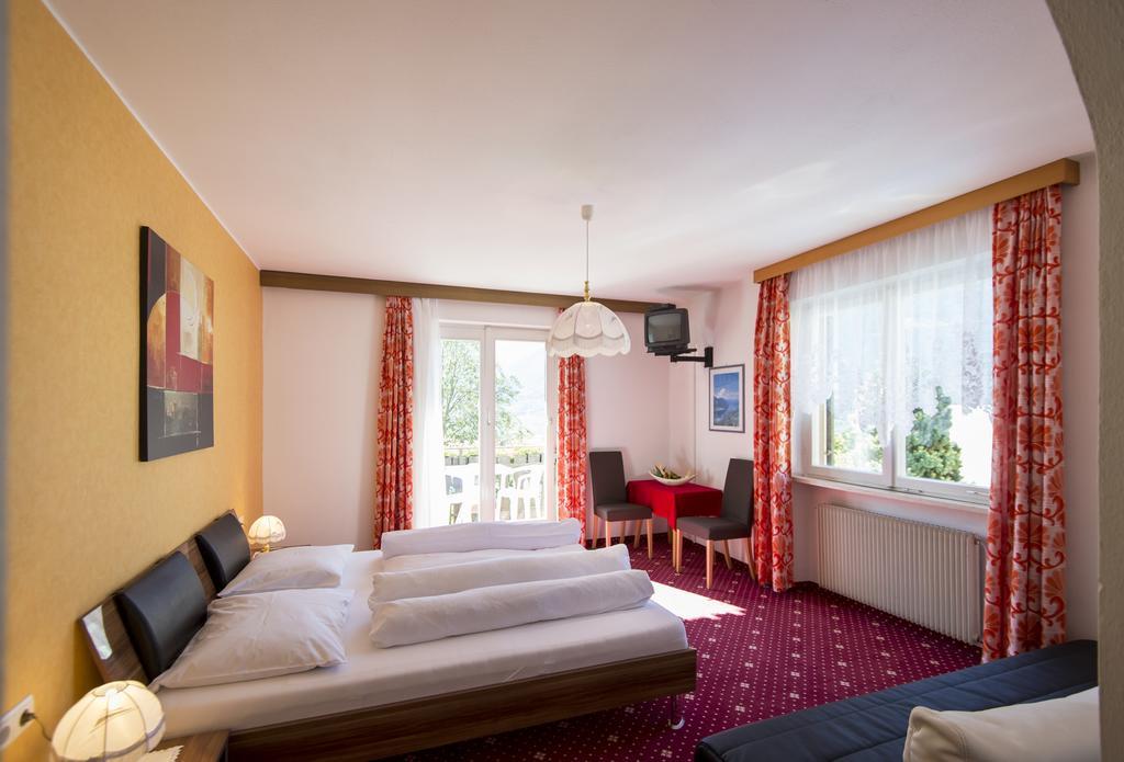 ホテル Sonnenberg シランドロ 部屋 写真
